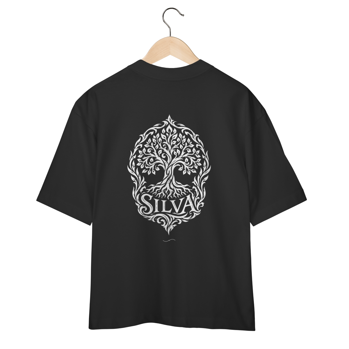 Mockup de Oversized Tribal Branca Costas em preto