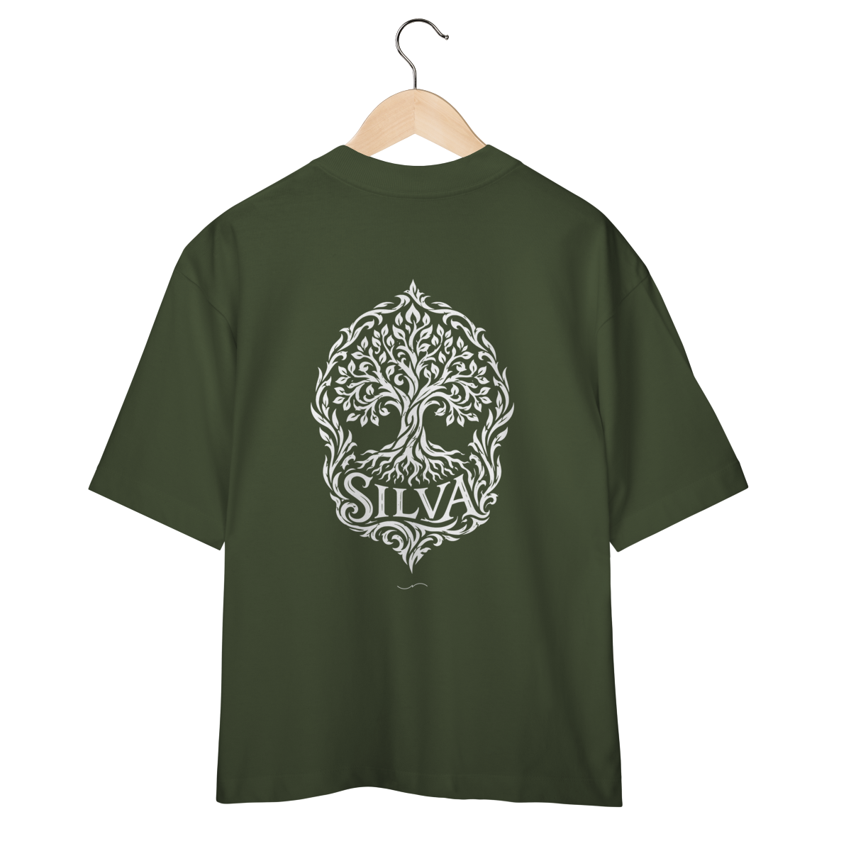 Mockup de Oversized Tribal Branca Costas em verde-musgo